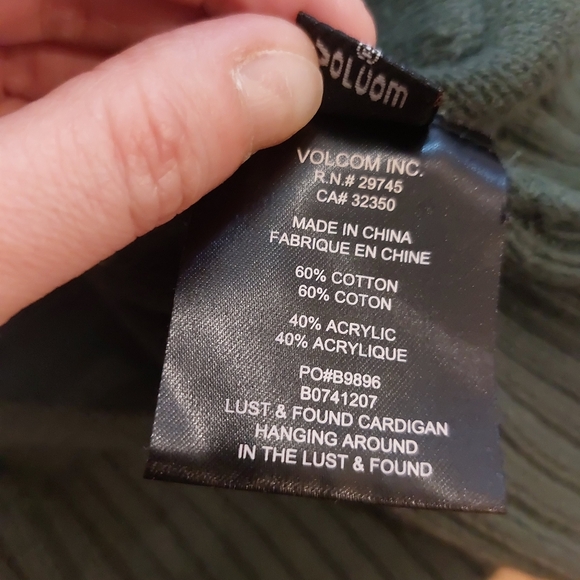 Volcom cardigan with hood size M - Picture 7 of 8